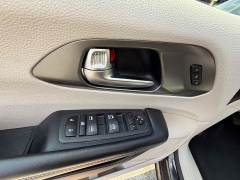 Used 2022  Chrysler Pacifica Touring L FWD at Capitol Car Credit near Rantoul, IL