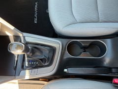 Used 2017  Hyundai Elantra 4d Sedan SE Auto at Capitol Car Credit near Rantoul, IL