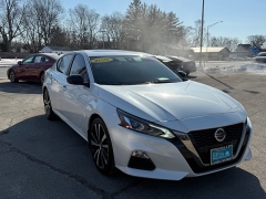 Used 2020  Nissan Altima 4d Sedan FWD 2&period;5L SR at Capitol Car Credit near Rantoul&comma; IL