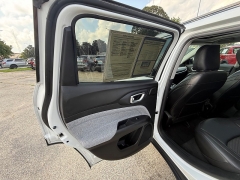Used 2022  Jeep Compass Latitude 4x4 at Capitol Car Credit near Rantoul&comma; IL