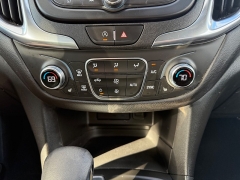 Used 2022  Chevrolet Equinox FWD 4dr LT w/1LT at Capitol Car Credit near Rantoul, IL