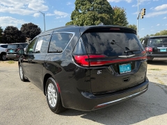 Used 2022  Chrysler Pacifica Touring L FWD at Capitol Car Credit near Rantoul, IL