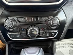 Used 2019  Jeep Cherokee 4d SUV 4WD Latitude Plus 2&period;4L at Capitol Car Credit near Rantoul&comma; IL