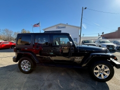 Used 2017  Jeep Wrangler Unlimited 4d Convertible Sahara at Capitol Car Credit near Rantoul&comma; IL
