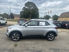 Used 2024  Hyundai Venue SEL IVT at Capitol Car Credit near Rantoul&comma; IL