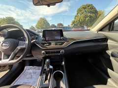 Used 2024  Nissan Altima 2.5 SV Sedan at Capitol Car Credit near Rantoul, IL