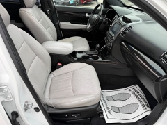 Used 2014  Kia Sorento 4d SUV AWD SX Limited at Capitol Car Credit near Rantoul&comma; IL