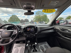 Used 2018  Chevrolet Traverse 4d SUV FWD LT Cloth w&sol;1LT at Capitol Car Credit near Rantoul&comma; IL
