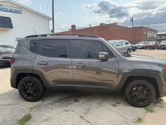 Used 2020  Jeep Renegade 4d SUV FWD Latitude Altitude at Capitol Car Credit near Rantoul&comma; IL
