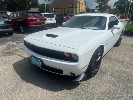 Used 2021 Dodge Challenger R/T RWD at Capitol Car Credit near Rantoul, IL