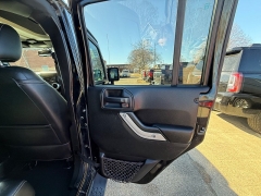 Used 2017  Jeep Wrangler Unlimited 4d Convertible Sahara at Capitol Car Credit near Rantoul&comma; IL