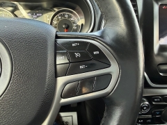 Used 2019  Jeep Cherokee 4d SUV 4WD Latitude Plus 2&period;4L at Capitol Car Credit near Rantoul&comma; IL