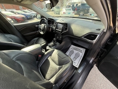 Used 2019  Jeep Cherokee 4d SUV 4WD Limited 3&period;2L at Capitol Car Credit near Rantoul&comma; IL