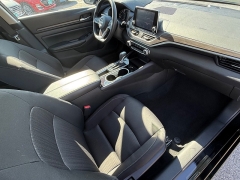 Used 2024  Nissan Altima 2.5 SV Sedan at Capitol Car Credit near Rantoul, IL