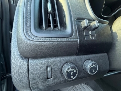 Used 2018  GMC Canyon 4WD Crew Cab SLT at Capitol Car Credit near Rantoul, IL