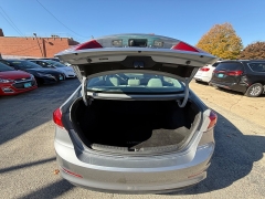 Used 2017  Hyundai Elantra 4d Sedan SE Auto at Capitol Car Credit near Rantoul, IL