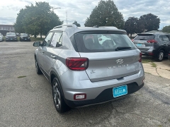 Used 2024  Hyundai Venue SEL IVT at Capitol Car Credit near Rantoul&comma; IL