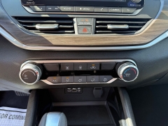 Used 2024  Nissan Altima 2.5 SV Sedan at Capitol Car Credit near Rantoul, IL