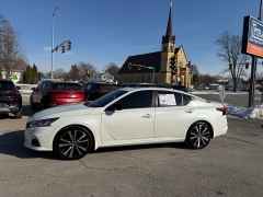 Used 2020  Nissan Altima 4d Sedan FWD 2&period;5L SR at Capitol Car Credit near Rantoul&comma; IL