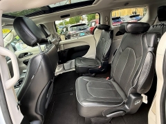 Used 2017  Chrysler Pacifica 4d Wagon Limited at Capitol Car Credit near Rantoul&comma; IL