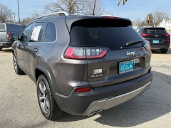 Used 2019  Jeep Cherokee 4d SUV 4WD Limited 3&period;2L at Capitol Car Credit near Rantoul&comma; IL
