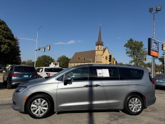Used 2021  Chrysler Voyager L FWD at Capitol Car Credit near Rantoul, IL