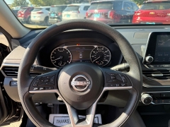 Used 2024  Nissan Altima 2.5 SV Sedan at Capitol Car Credit near Rantoul, IL
