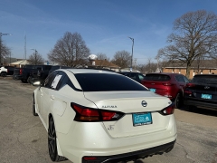 Used 2020  Nissan Altima 4d Sedan FWD 2&period;5L SR at Capitol Car Credit near Rantoul&comma; IL