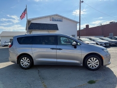 Used 2021  Chrysler Voyager L FWD at Capitol Car Credit near Rantoul, IL