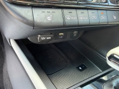 Used 2024  Hyundai Elantra Limited IVT at Capitol Car Credit near Rantoul&comma; IL