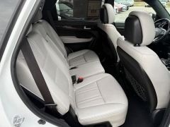 Used 2014  Kia Sorento 4d SUV AWD SX Limited at Capitol Car Credit near Rantoul&comma; IL