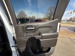 Used 2021  Chevrolet Silverado 1500 4WD Crew Cab 147" LT at Capitol Car Credit near Rantoul&comma; IL