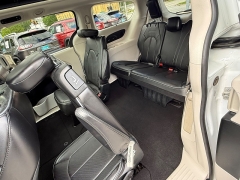 Used 2017  Chrysler Pacifica 4d Wagon Limited at Capitol Car Credit near Rantoul&comma; IL