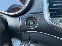 Used 2018  Jeep Grand Cherokee 4d SUV 4WD Limited V6 at Capitol Car Credit near Rantoul, IL