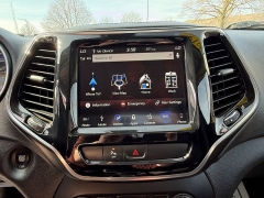 Used 2019  Jeep Cherokee 4d SUV 4WD Limited 3&period;2L at Capitol Car Credit near Rantoul&comma; IL