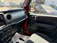Used 2019 Jeep Wrangler Unlimited 4d SUV 4WD Sahara at Capitol Car Credit near Rantoul, IL