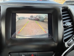 Used 2019  Jeep Cherokee 4d SUV 4WD Latitude Plus 2&period;4L at Capitol Car Credit near Rantoul&comma; IL