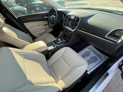 Used 2019  Chrysler 300 4d Sedan RWD Limited at Capitol Car Credit near Rantoul&comma; IL