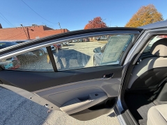 Used 2017  Hyundai Elantra 4d Sedan SE Auto at Capitol Car Credit near Rantoul, IL