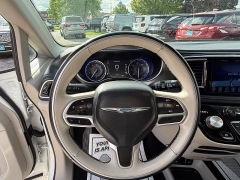 Used 2017  Chrysler Pacifica 4d Wagon Limited at Capitol Car Credit near Rantoul&comma; IL