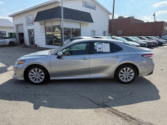 Used 2019 Toyota Camry 4d Sedan LE at Capitol Car Credit near Rantoul, IL