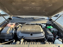 Used 2018  GMC Canyon 4WD Crew Cab SLT at Capitol Car Credit near Rantoul, IL