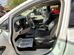 Used 2017  Chrysler Pacifica 4d Wagon Limited at Capitol Car Credit near Rantoul&comma; IL