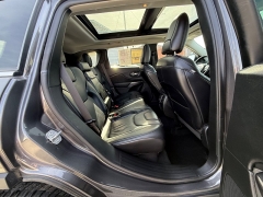 Used 2019  Jeep Cherokee 4d SUV 4WD Limited 3&period;2L at Capitol Car Credit near Rantoul&comma; IL