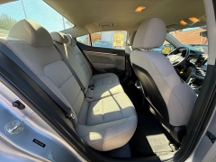 Used 2017  Hyundai Elantra 4d Sedan SE Auto at Capitol Car Credit near Rantoul, IL