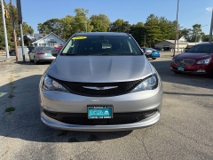 Used 2021  Chrysler Voyager L FWD at Capitol Car Credit near Rantoul, IL