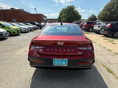 Used 2024  Hyundai Elantra Limited IVT at Capitol Car Credit near Rantoul&comma; IL