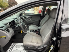 Used 2013  Hyundai Elantra 4d Sedan GLS Auto at Capitol Car Credit near Rantoul, IL