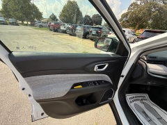 Used 2022  Jeep Compass Latitude 4x4 at Capitol Car Credit near Rantoul&comma; IL