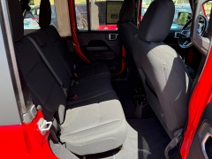 Used 2019 Jeep Wrangler Unlimited 4d SUV 4WD Sahara at Capitol Car Credit near Rantoul, IL